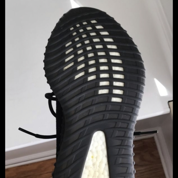 Yeezy main image 8